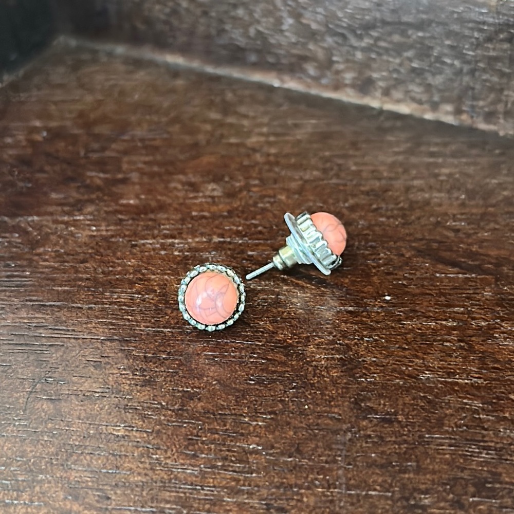 Women’s marbled stud earrings